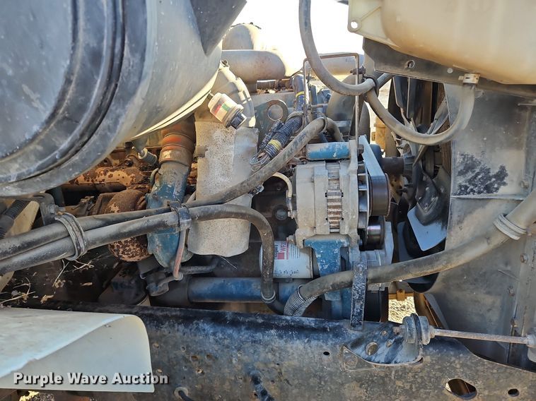 image for item NZ9055 1999 International 4700  fuel truck