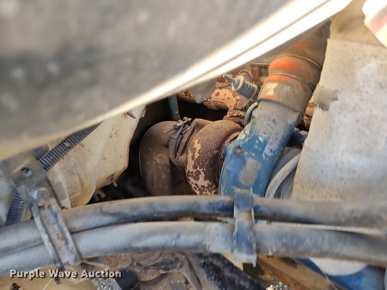 image for item NZ9055 1999 International 4700  fuel truck