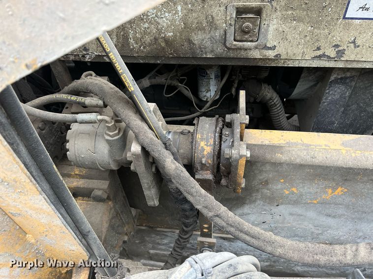 image for item OA9052 1993 HEM 12-27  slipform paver