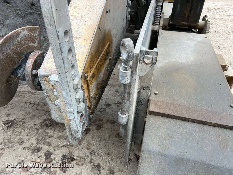 image for item OA9052 1993 HEM 12-27  slipform paver