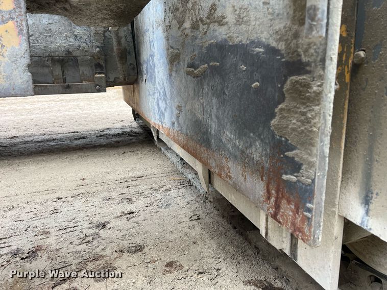 image for item OA9052 1993 HEM 12-27  slipform paver