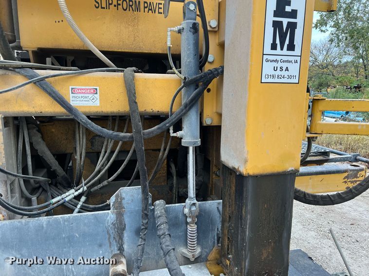 image for item OA9052 1993 HEM 12-27  slipform paver