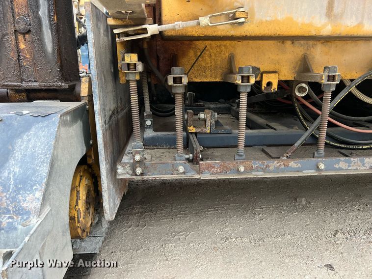 image for item OA9052 1993 HEM 12-27  slipform paver