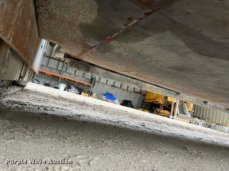 image for item OA9052 1993 HEM 12-27  slipform paver