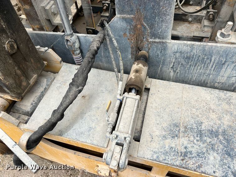 image for item OA9052 1993 HEM 12-27  slipform paver