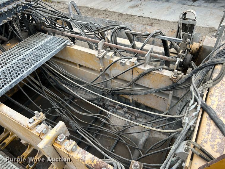 image for item OA9052 1993 HEM 12-27  slipform paver