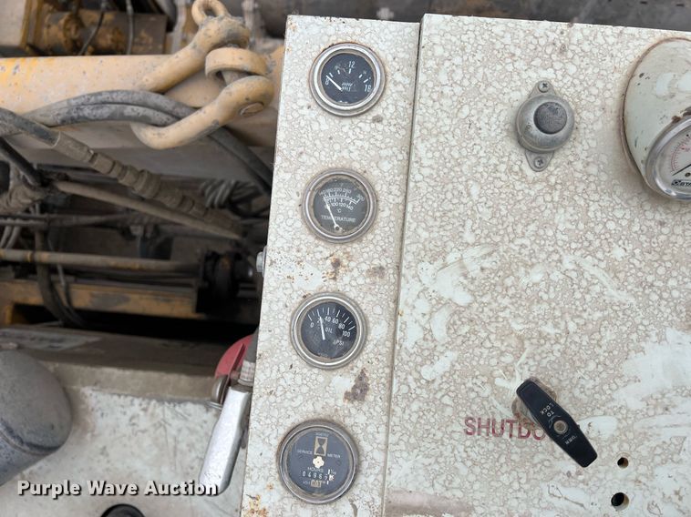 image for item OA9052 1993 HEM 12-27  slipform paver