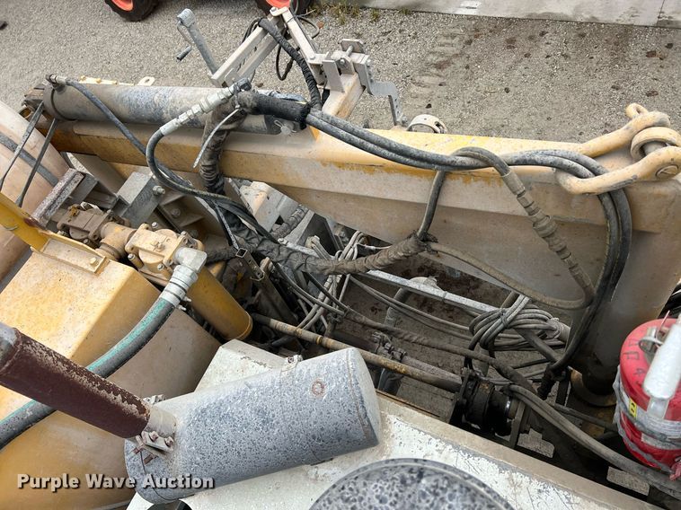 image for item OA9052 1993 HEM 12-27  slipform paver