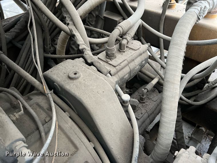 image for item OA9052 1993 HEM 12-27  slipform paver