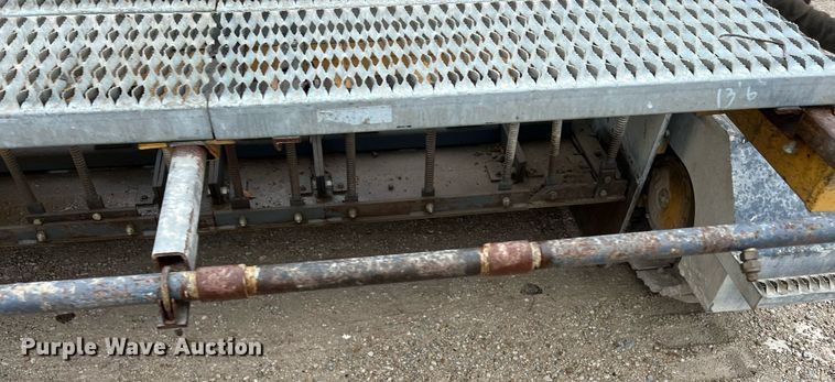 image for item OA9052 1993 HEM 12-27  slipform paver