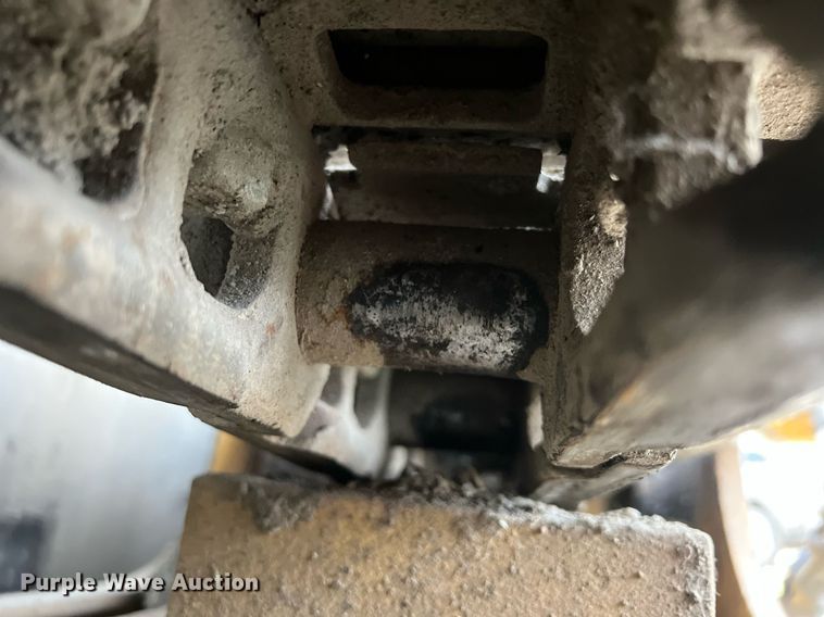 image for item OA9052 1993 HEM 12-27  slipform paver