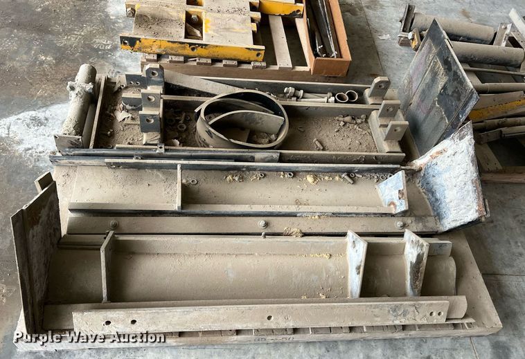 image for item OA9052 1993 HEM 12-27  slipform paver