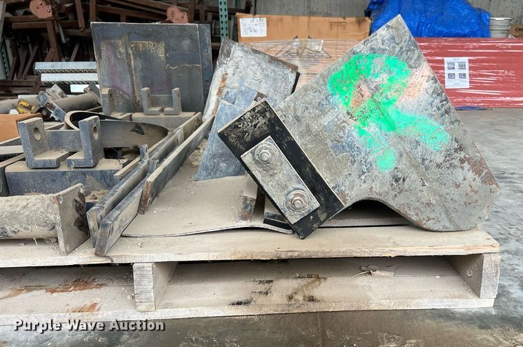 image for item OA9052 1993 HEM 12-27  slipform paver