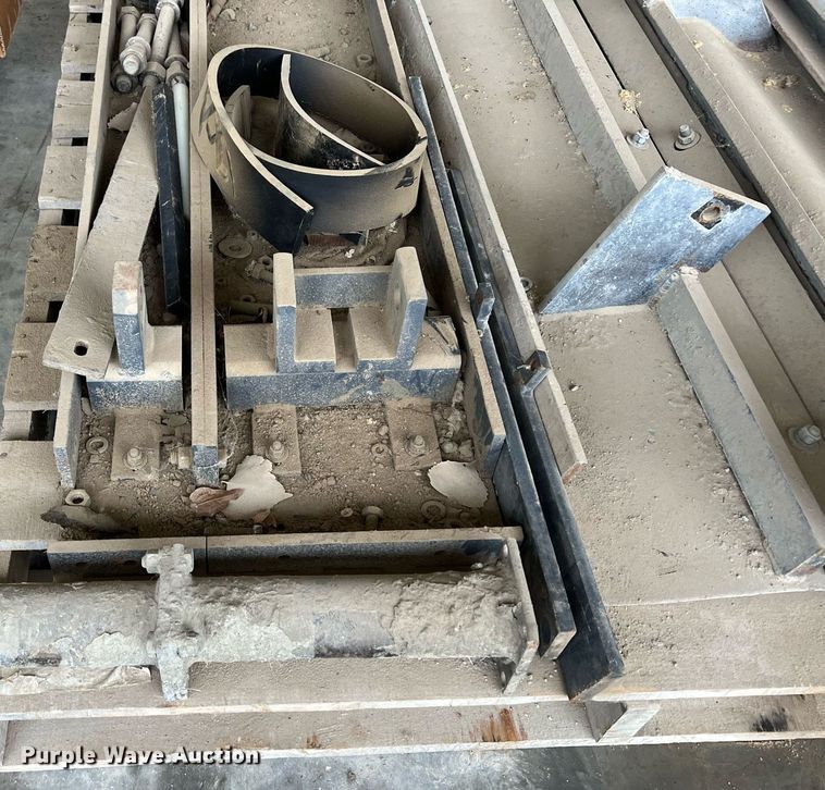 image for item OA9052 1993 HEM 12-27  slipform paver