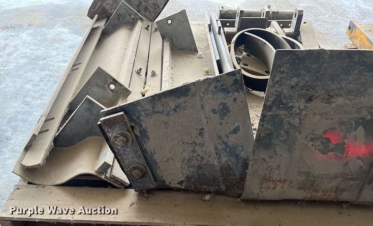 image for item OA9052 1993 HEM 12-27  slipform paver