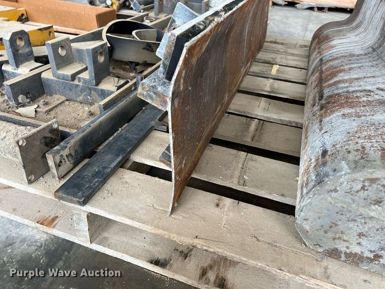 image for item OA9052 1993 HEM 12-27  slipform paver