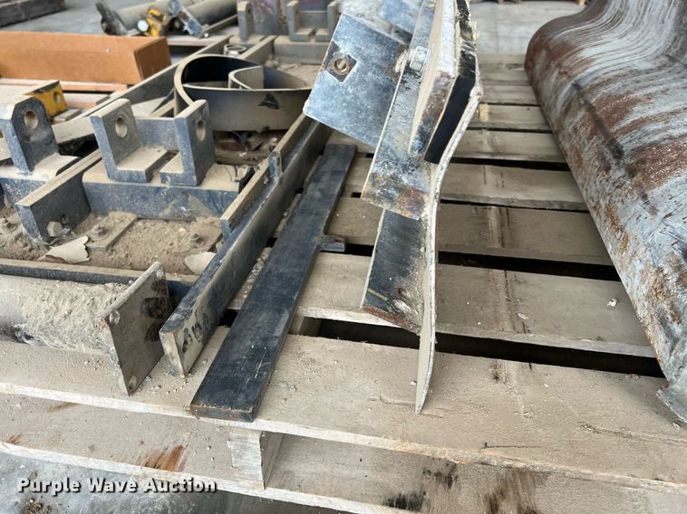 image for item OA9052 1993 HEM 12-27  slipform paver