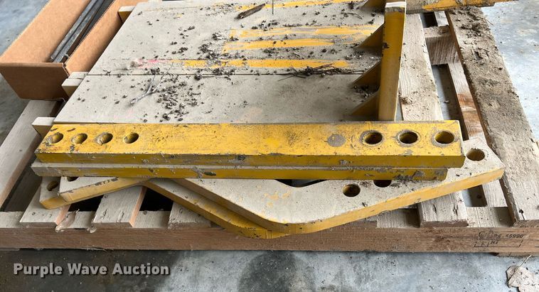 image for item OA9052 1993 HEM 12-27  slipform paver