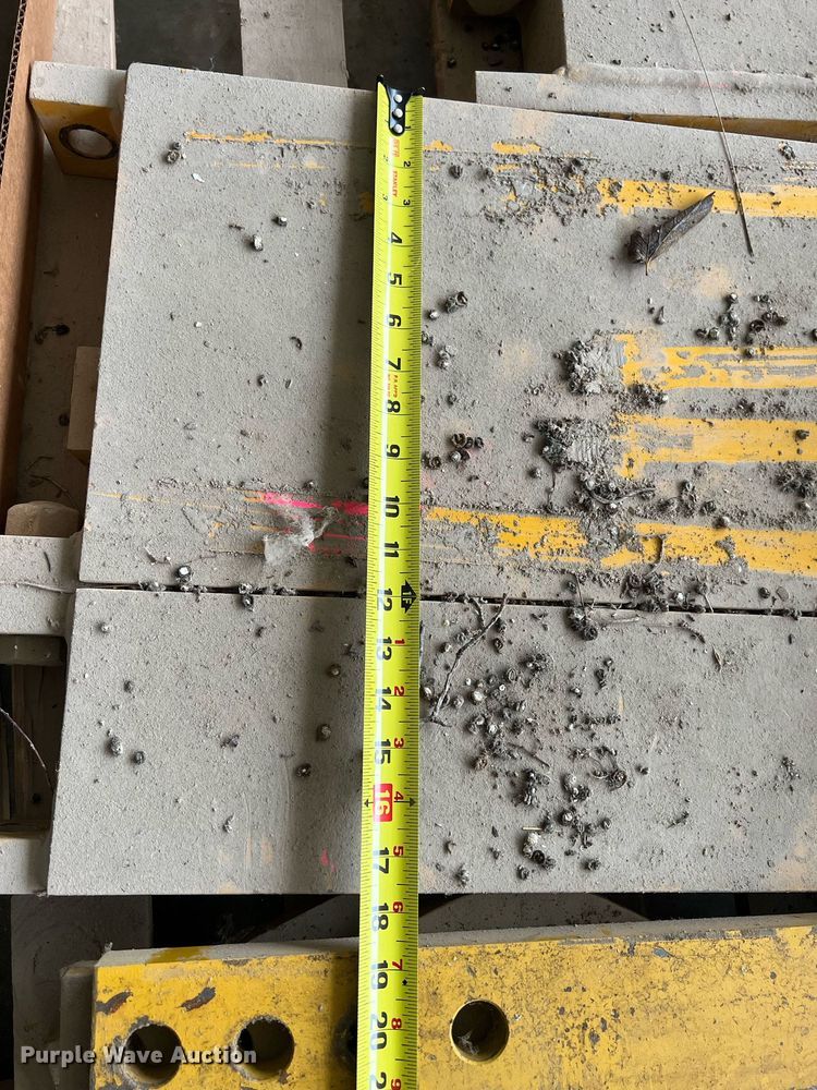 image for item OA9052 1993 HEM 12-27  slipform paver