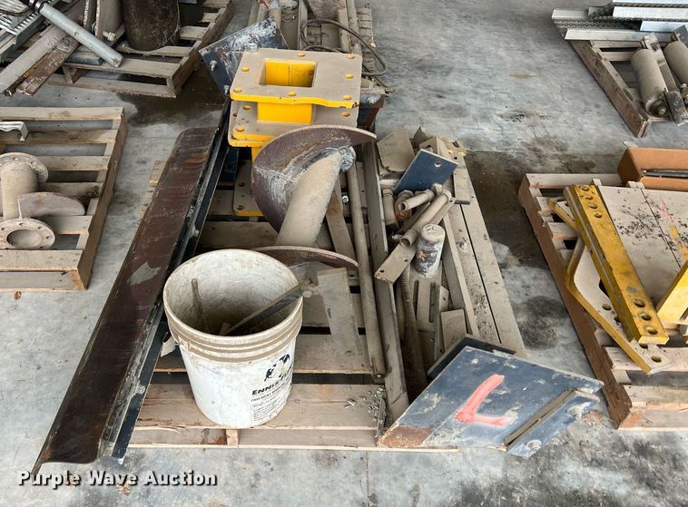 image for item OA9052 1993 HEM 12-27  slipform paver