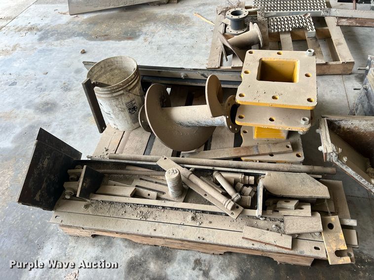 image for item OA9052 1993 HEM 12-27  slipform paver