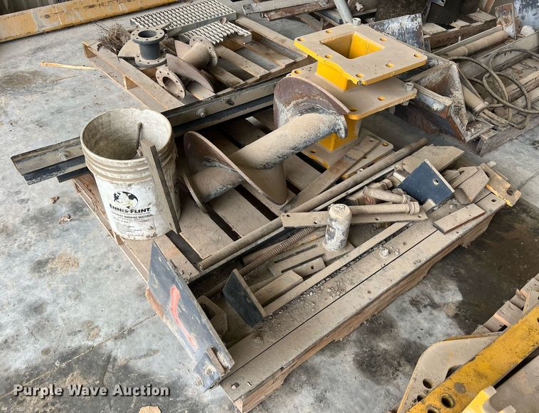 image for item OA9052 1993 HEM 12-27  slipform paver