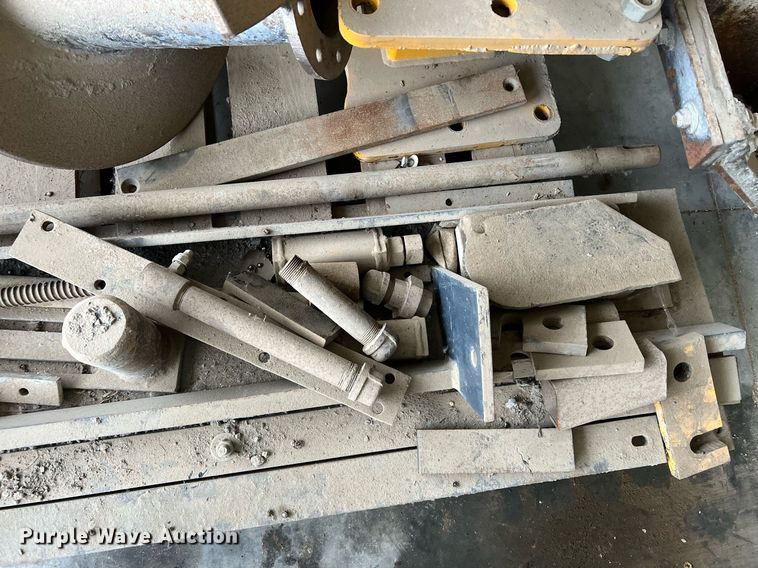 image for item OA9052 1993 HEM 12-27  slipform paver