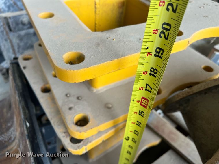 image for item OA9052 1993 HEM 12-27  slipform paver