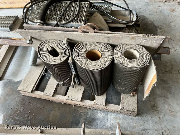 image for item OA9052 1993 HEM 12-27  slipform paver