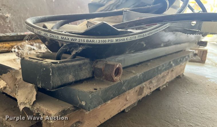 image for item OA9052 1993 HEM 12-27  slipform paver