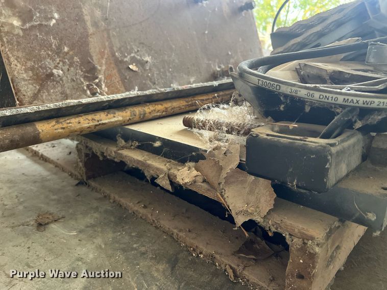 image for item OA9052 1993 HEM 12-27  slipform paver