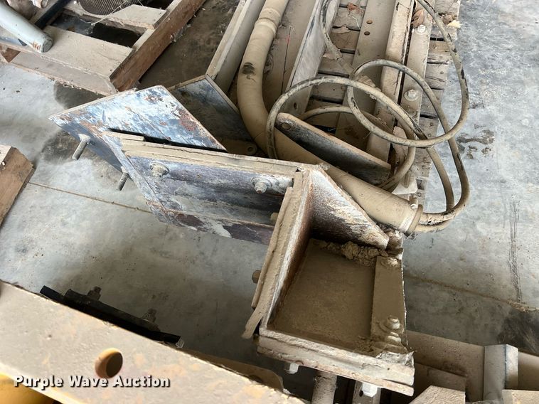 image for item OA9052 1993 HEM 12-27  slipform paver