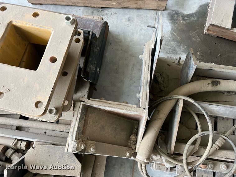 image for item OA9052 1993 HEM 12-27  slipform paver