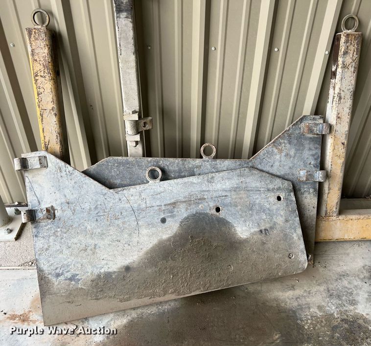 image for item OA9052 1993 HEM 12-27  slipform paver