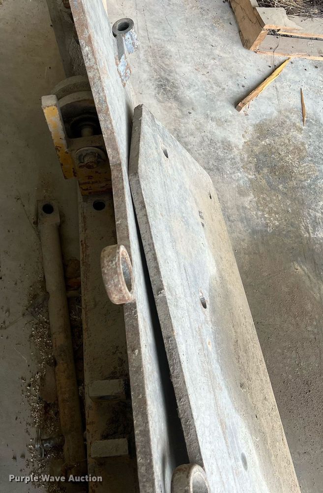 image for item OA9052 1993 HEM 12-27  slipform paver