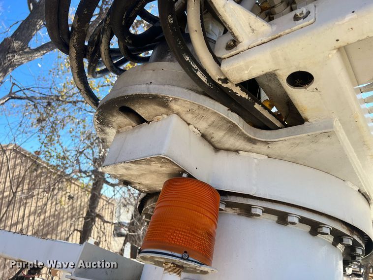 image for item OA9161 Builtrite 24200070  truck mounted crane