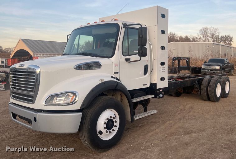 image for item OA9171 2016 Freightliner Business Class M2  truck cab and chassis