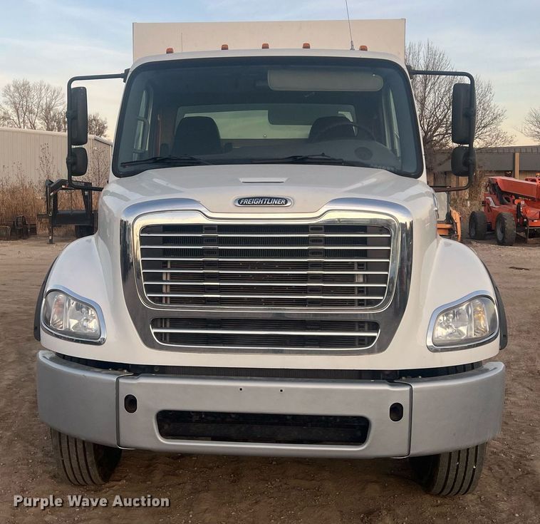 image for item OA9171 2016 Freightliner Business Class M2  truck cab and chassis