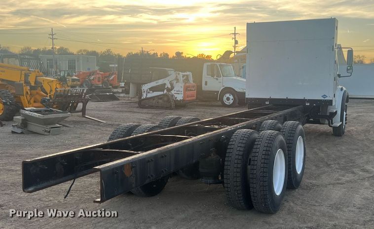 image for item OA9171 2016 Freightliner Business Class M2  truck cab and chassis