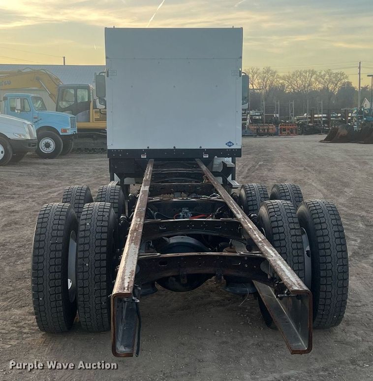 image for item OA9171 2016 Freightliner Business Class M2  truck cab and chassis