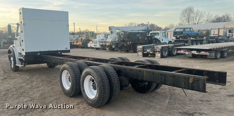 image for item OA9171 2016 Freightliner Business Class M2  truck cab and chassis