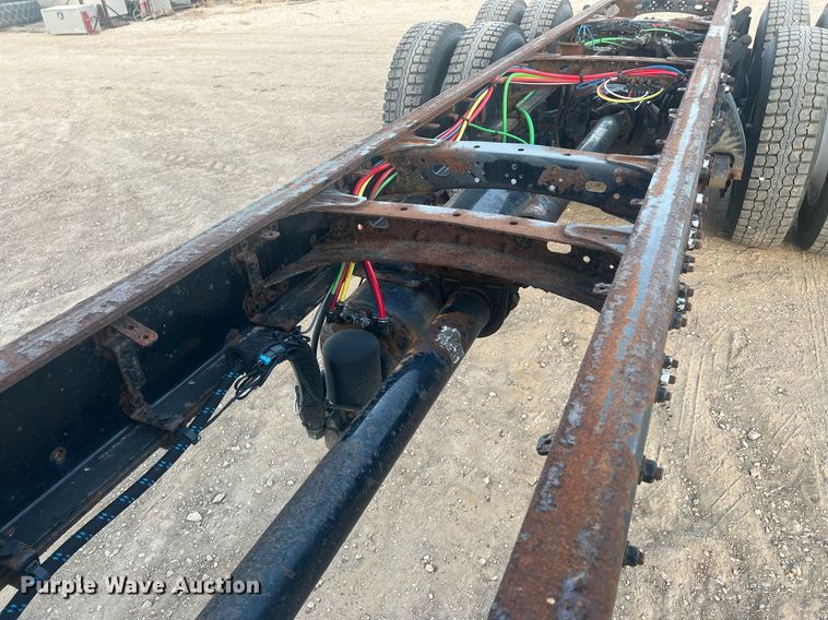 image for item OA9171 2016 Freightliner Business Class M2  truck cab and chassis