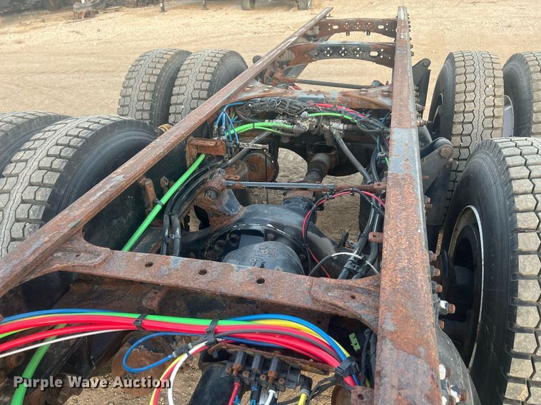 image for item OA9171 2016 Freightliner Business Class M2  truck cab and chassis