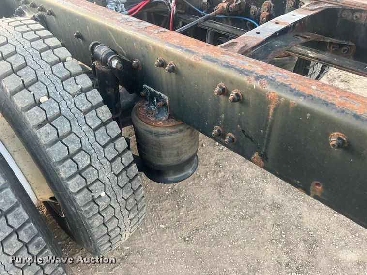 image for item OA9171 2016 Freightliner Business Class M2  truck cab and chassis