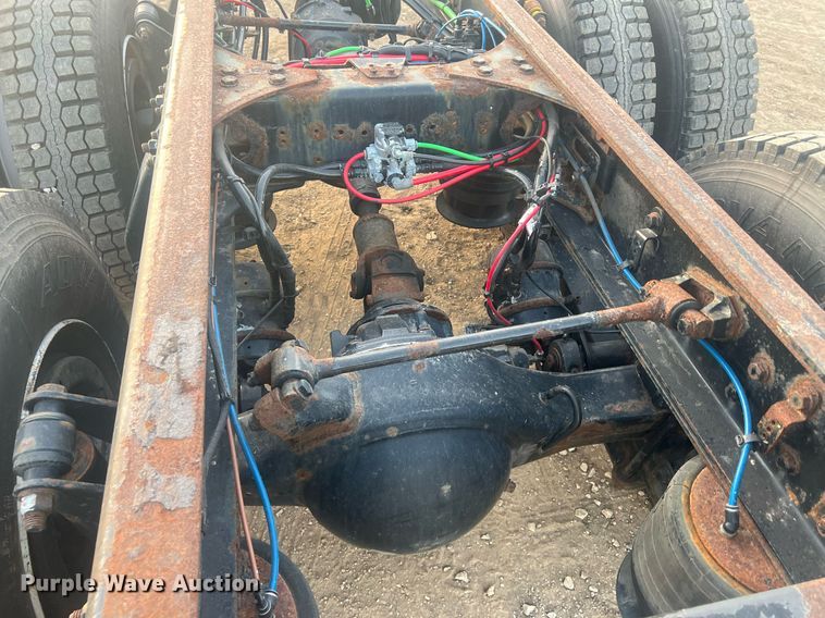 image for item OA9171 2016 Freightliner Business Class M2  truck cab and chassis