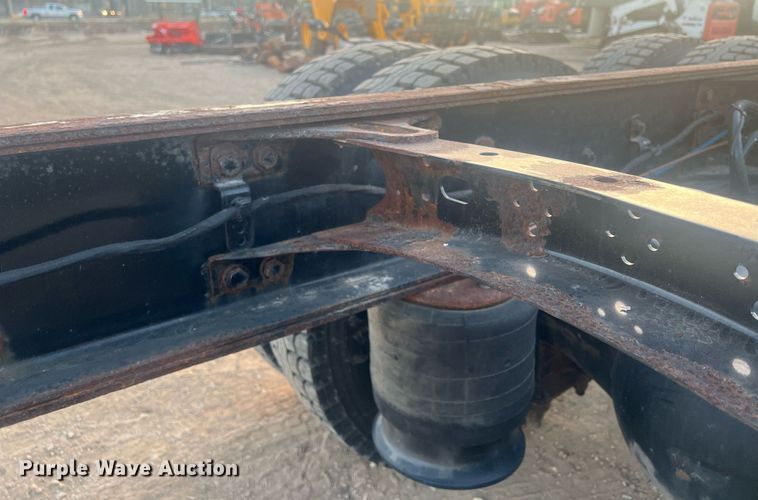 image for item OA9171 2016 Freightliner Business Class M2  truck cab and chassis