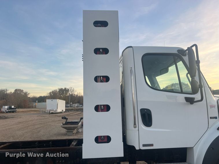 image for item OA9171 2016 Freightliner Business Class M2  truck cab and chassis
