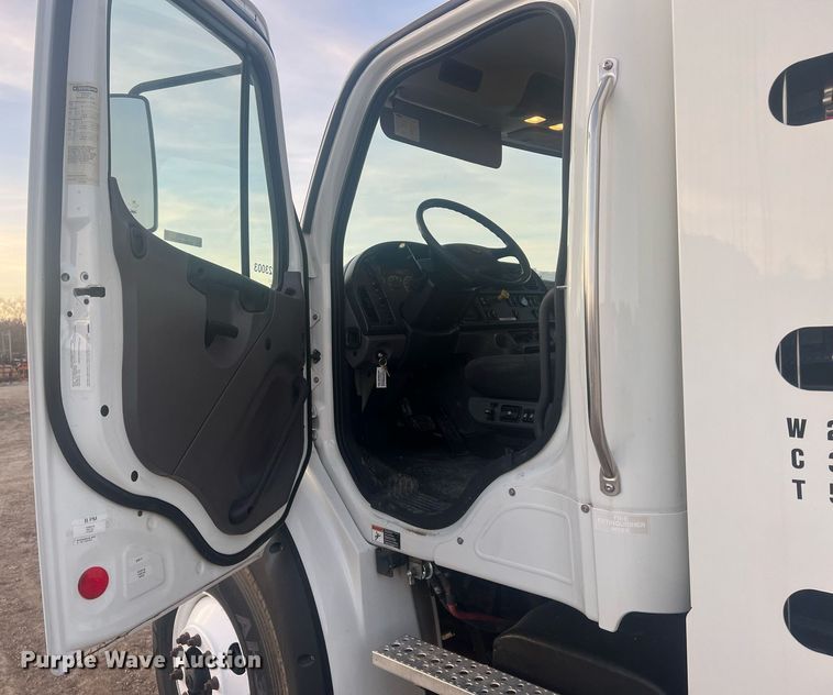 image for item OA9171 2016 Freightliner Business Class M2  truck cab and chassis