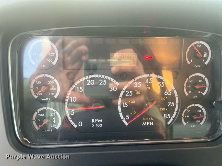 image for item OA9171 2016 Freightliner Business Class M2  truck cab and chassis