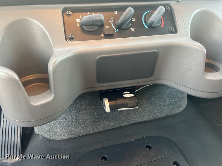 image for item OA9171 2016 Freightliner Business Class M2  truck cab and chassis